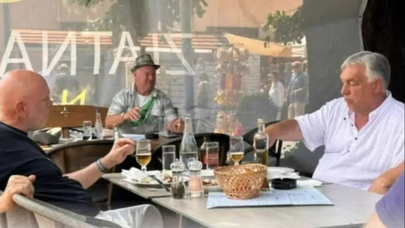 Szerbiai trombitafesztiválon fotózták le Orbán Viktort