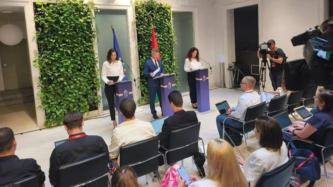 Az őrkutya újságírók nem kérdezték Magyar Pétert Mészáros Lőrinc Tisza-kormány alatt megnyert tenderéről