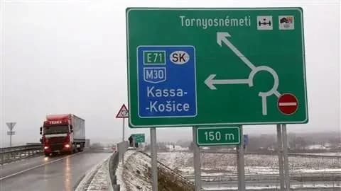 Nem elég, hogy a kassai no-go zóna lakóit Magyarországra költöztetik, még több száz vendégmunkás is jöhet?