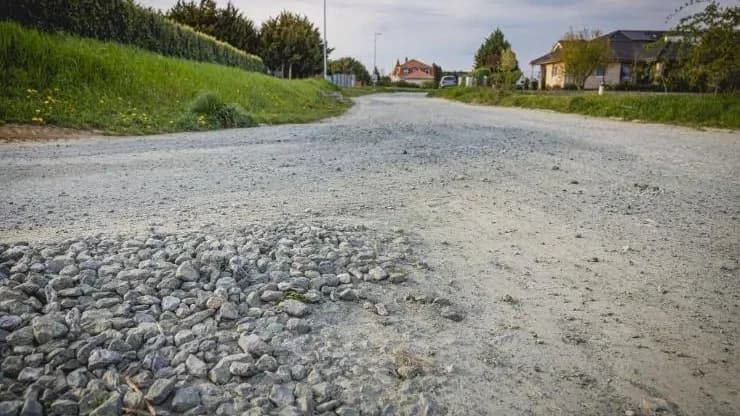 Elfogadta a szombathelyi közgyűlés az azbeszttel szennyezett utak bitumenes lefedését