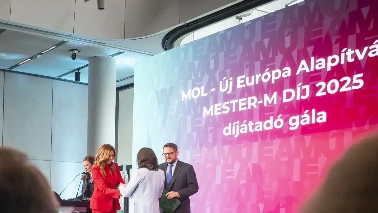 A Mol-alapítvány vezetőjének zsarolója ellen a legmagasabb szinten folyt nyomozás