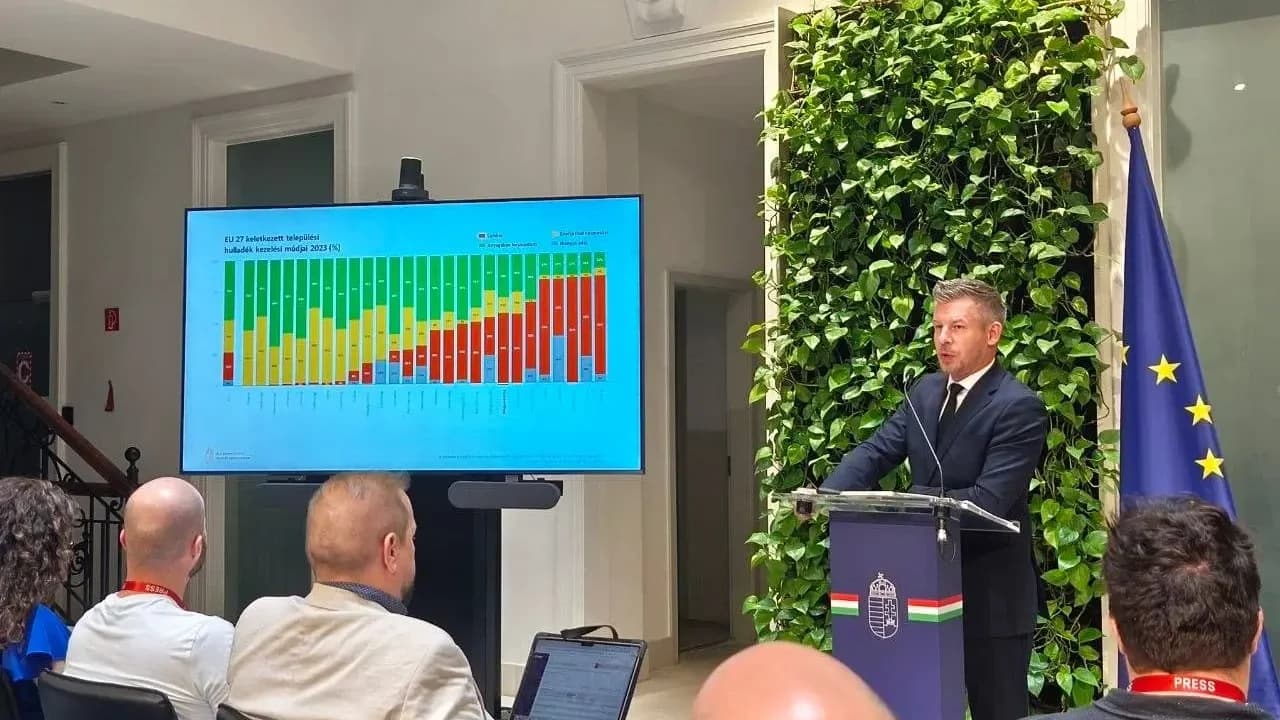 Magyar Péter álhírnek nevezte a Duna paksi medermélyülését, majd elismerte, hogy éppen ez történik