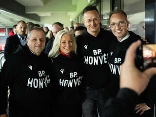 Mészáros Lőrinc és Szijjártó Péter meglepő helyen talált egymásra