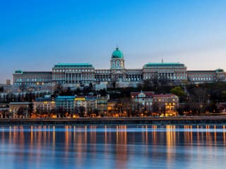 Az I. kerületben behúzhatják a kéziféket az Airbnb-lakáskiadásnál