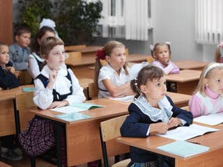 A háború borzalmai: ukrán gyerekektől veszi el Oroszország a személyazonosságukat