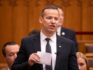 Lesújtott Forsthoffer Ágnes Toroczkai Lászlóra