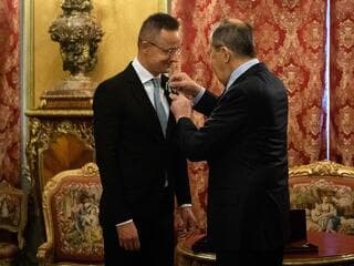 Átutalások is bizonyíthatják Szijjártó Péter és Szergej Lavrov összejátszását