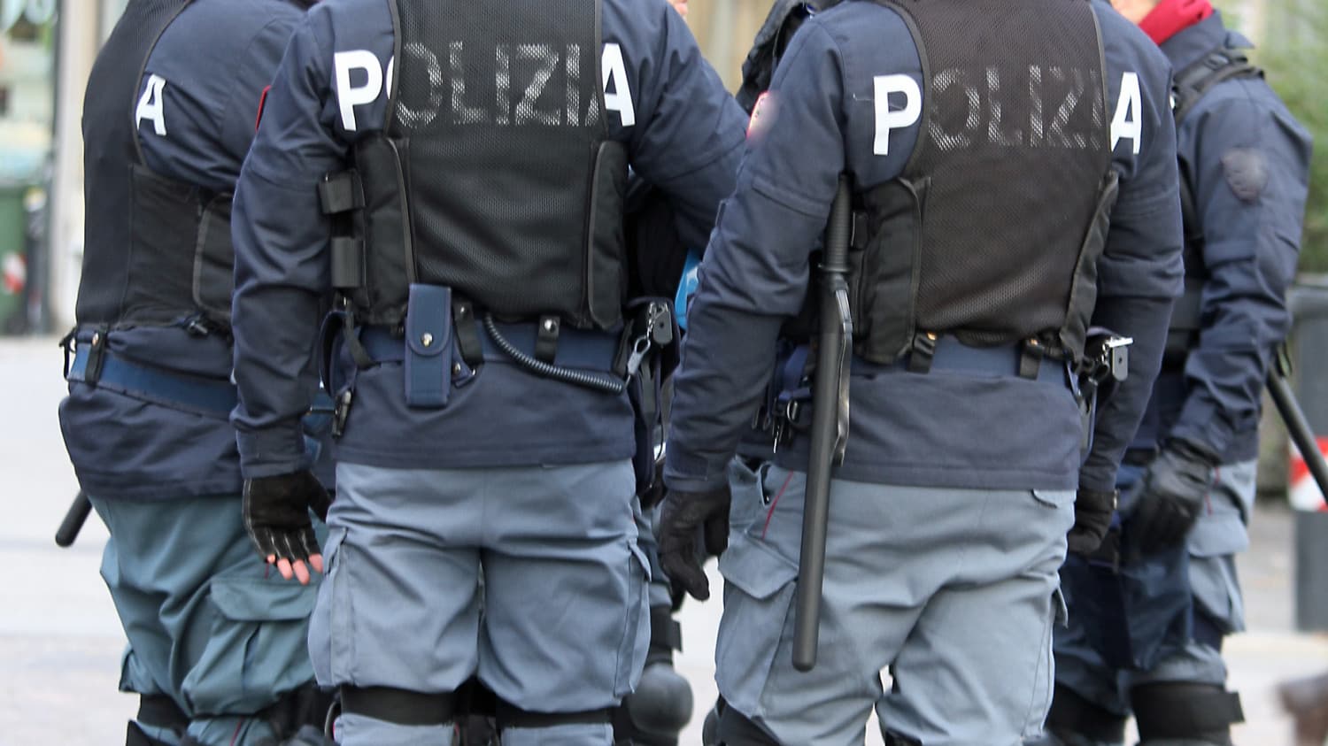 Megbénult az európai főváros: történelmi műemlékeknél csaptak össze a tüntetők a rendőrökkel