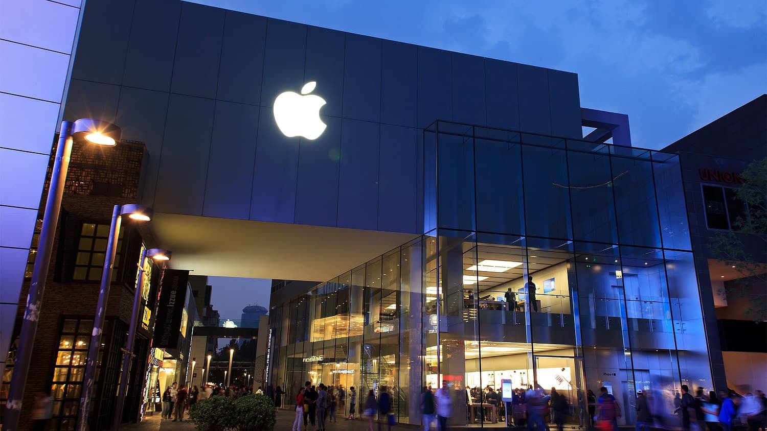 Itt a nagy dobás: hamarosan 6000 forint alatt lehet majd iPhone-hoz jutni