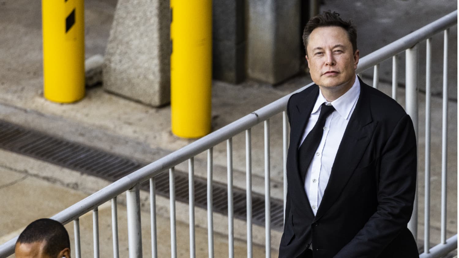 Vizsgálatot indított a hatóság Elon Musk önvezető járműveinél