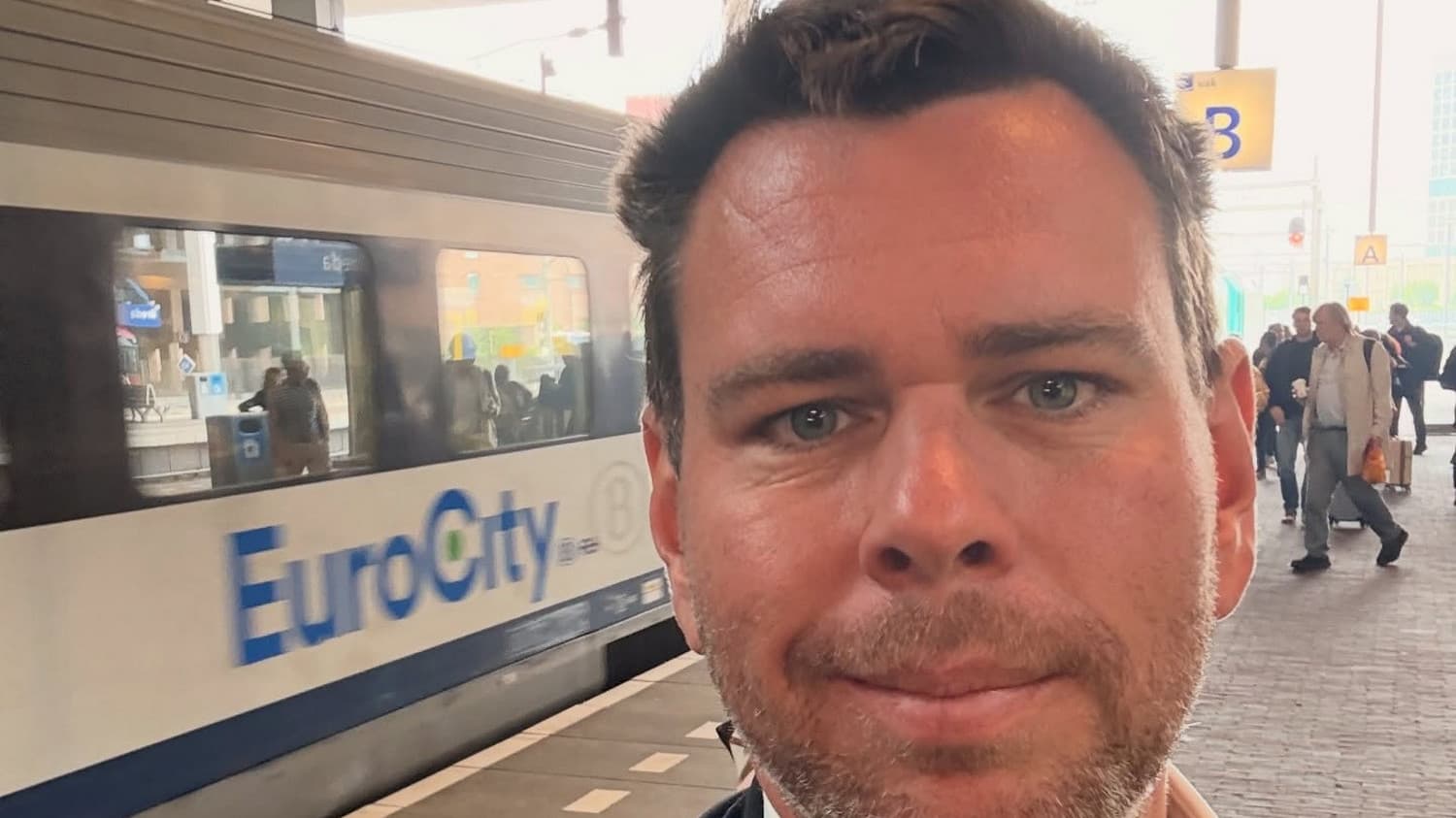 Több mint 200 milliárd forintos vasúti korszerűsítést jelentett be Vitézy Dávid