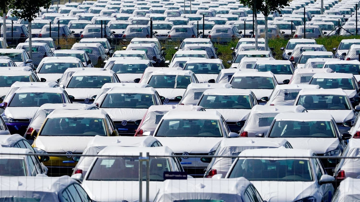 Eladja a Volkswagen az egyik gyárát, fegyvert fognak benne gyártani