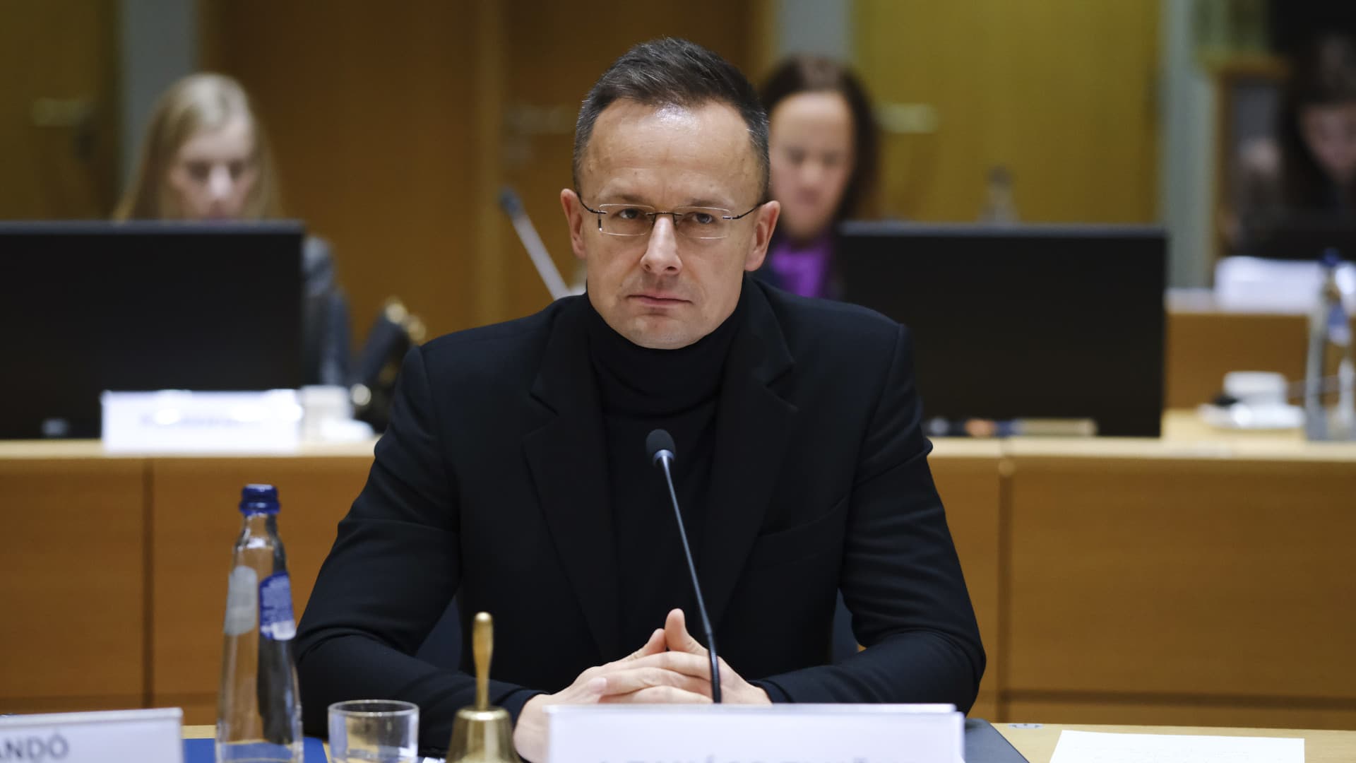 Szijjártó Péter BYD-vezetőként segítséget ajánlott Szeged polgármesterének