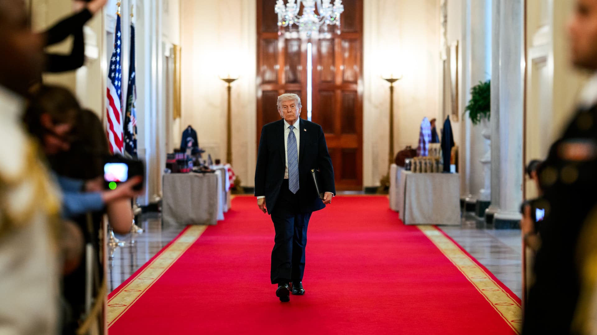 Trump szerint Irán szeretne megegyezni, de nem áll rá készen, és azt sem tudja, kivel tárgyaljon