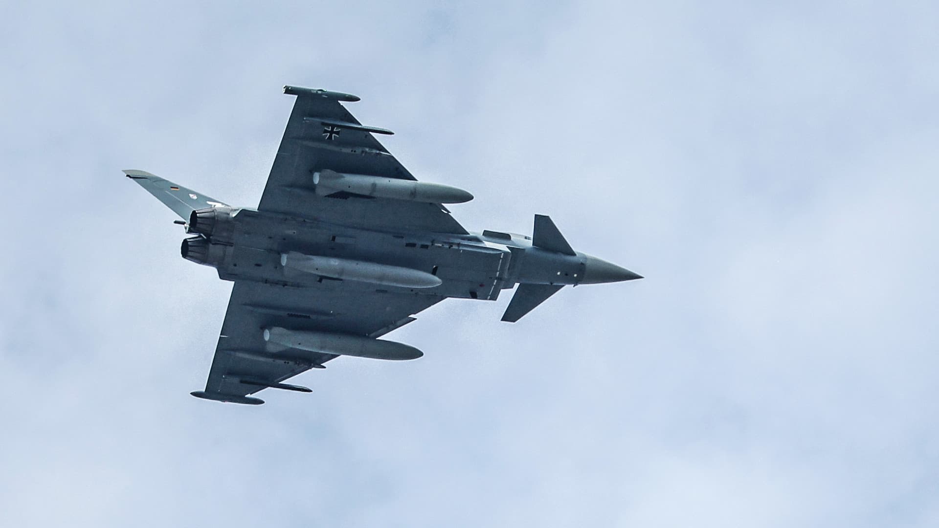 Bevásárol a NATO egyik legerősebb hatalma: jönnek az Szu-35-re és az Szu-57-re is veszélyes új vadászgépek