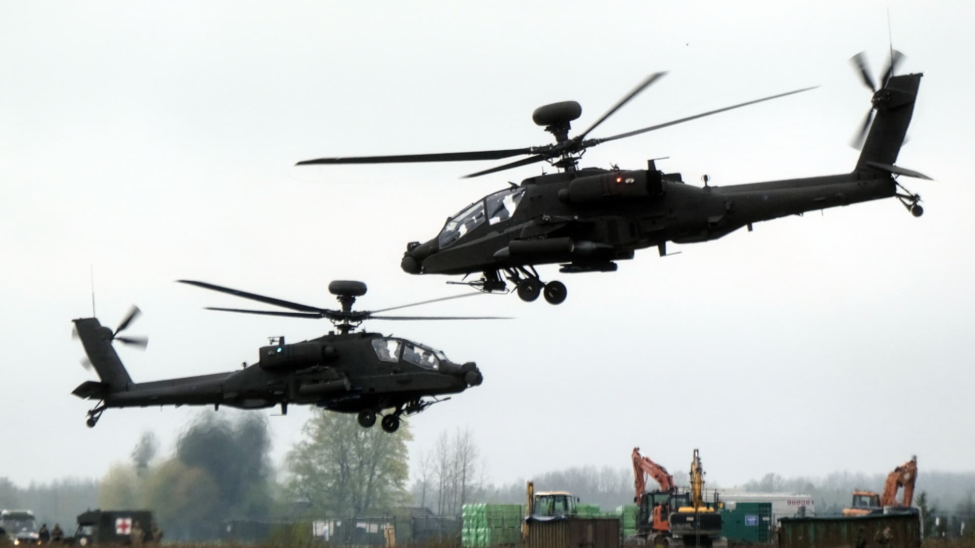 Váratlanul lezuhant egy Apache katonai helikopter, meghalt két amerikai katona