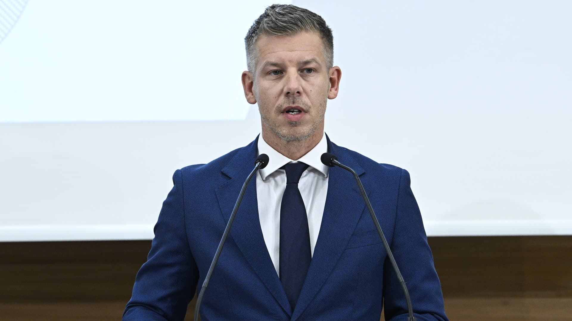 Tisza-kormány: minden szem Paksra figyel – fontos döntésre készül a kabinet