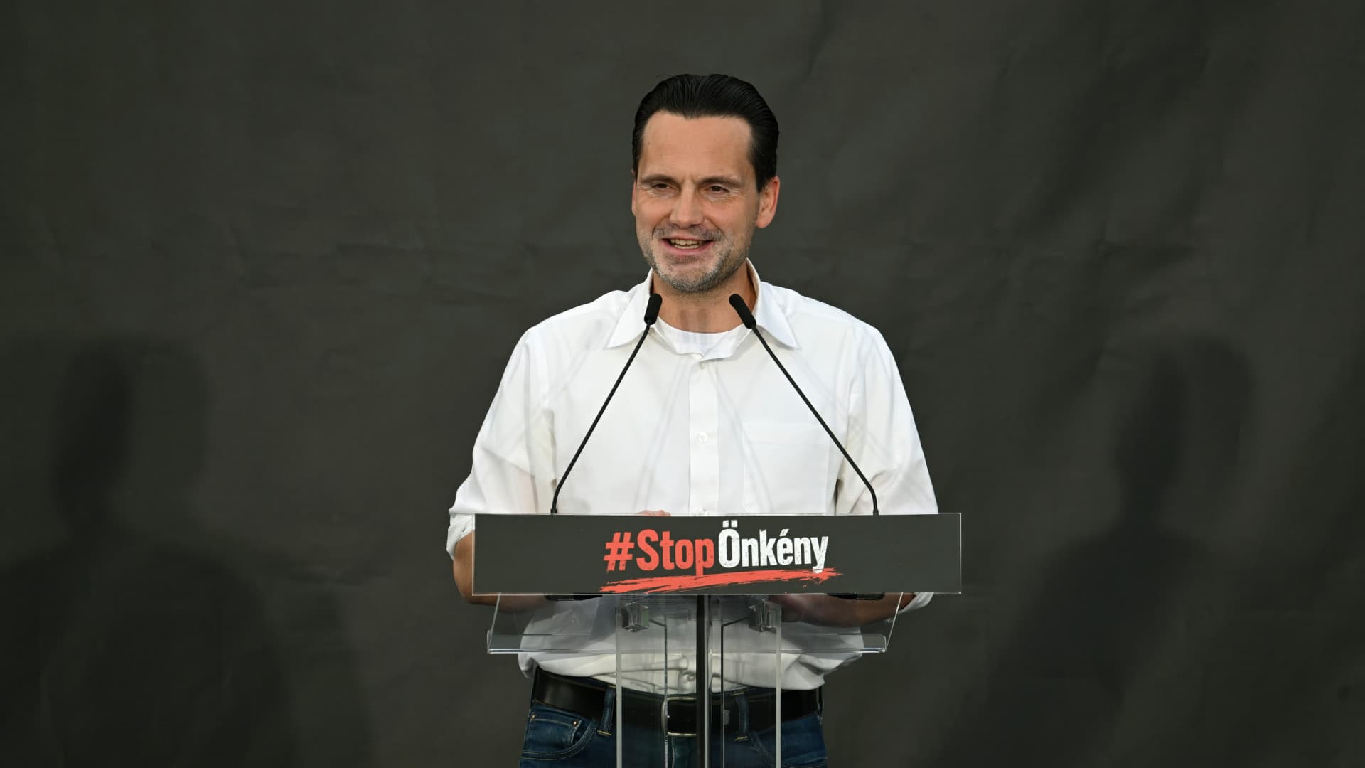 A Legfőbb Ügyészség szerint adathalászat, hogy az NKA-ügyben a Fidesz teljes szerverparkját lefoglalták