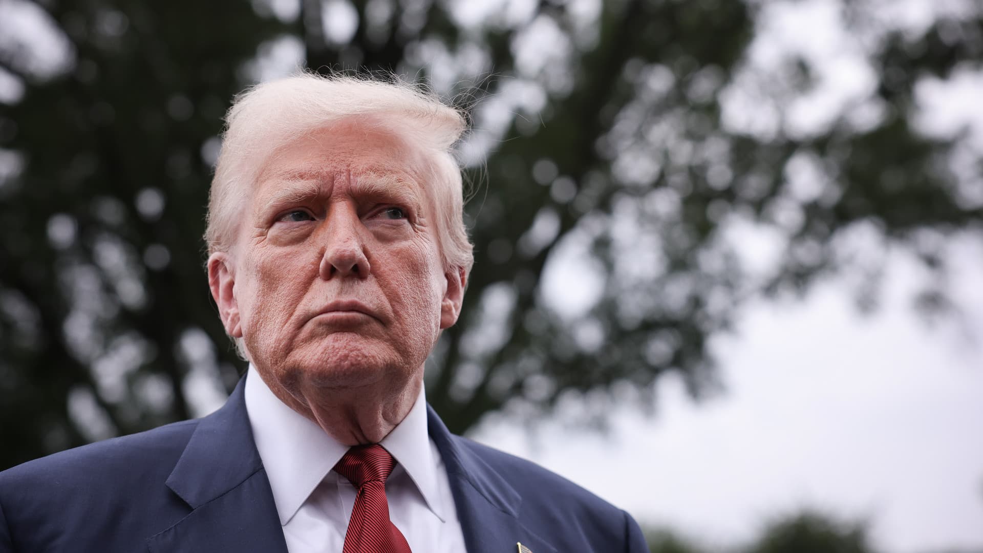 Új részletek derültek ki Trump rendkívüli akciójáról: legfontosabb emberei ott ültek a csalinak használt gépen