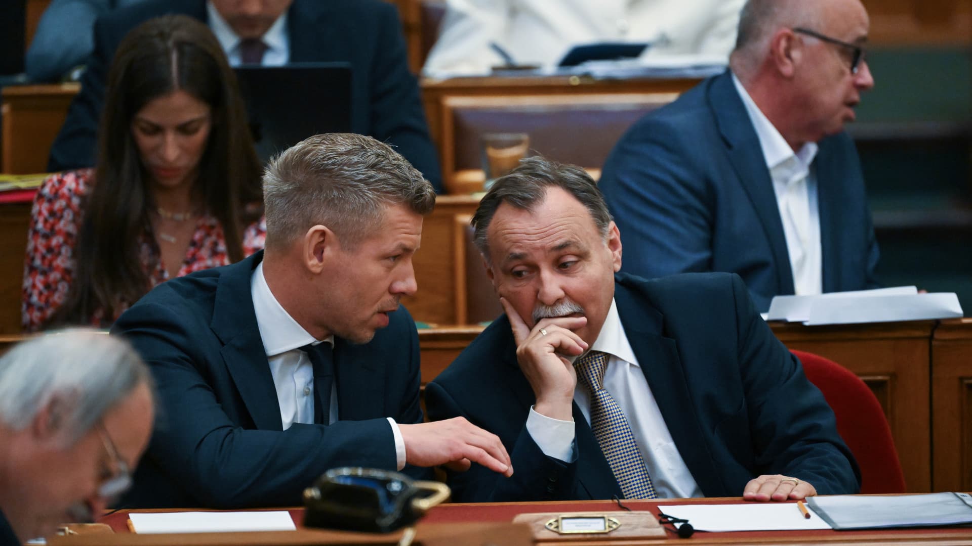 Gajdos László bejelentette: azonnali segítség és százezres csomagok érkeznek a kánikula miatt