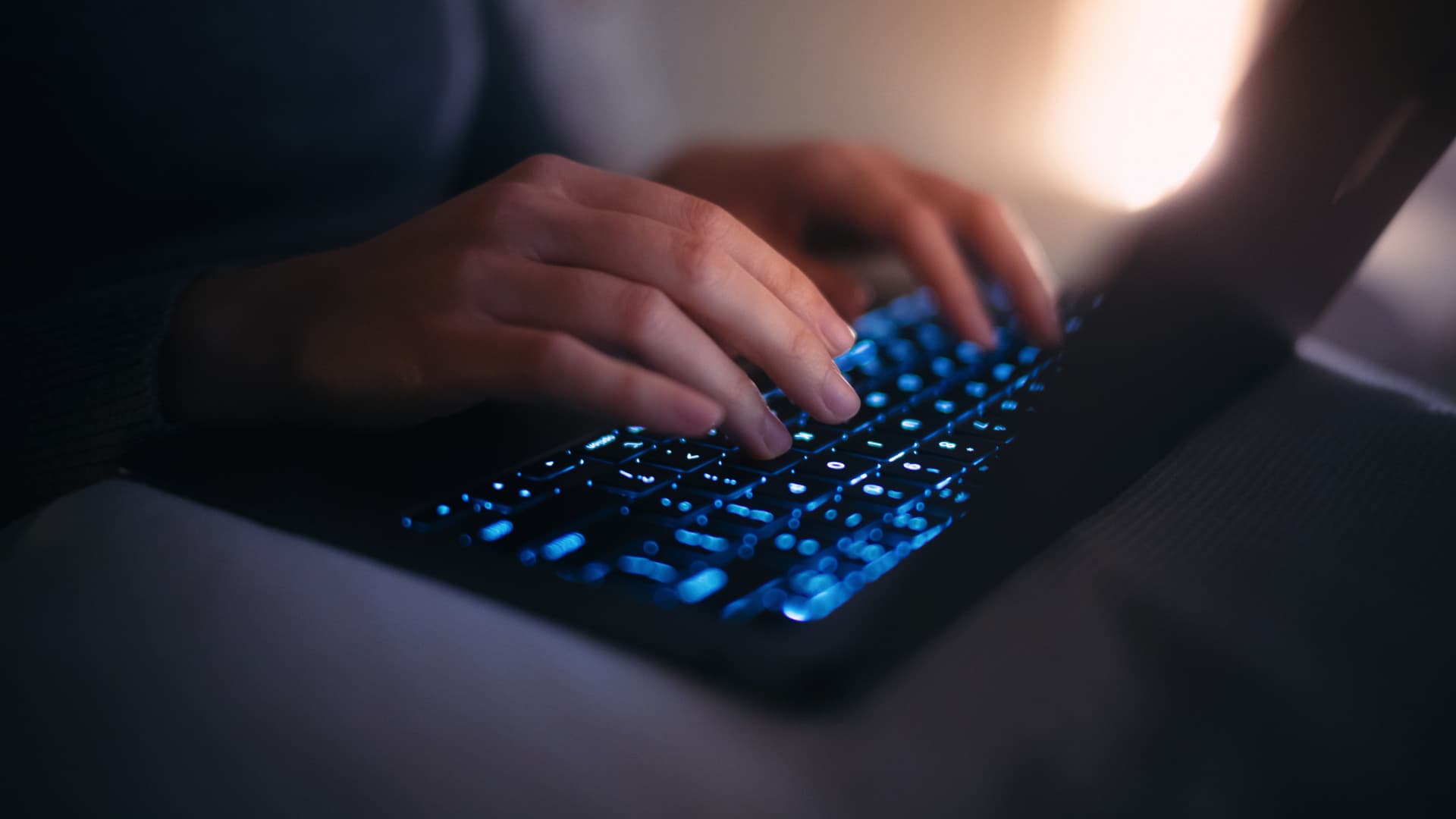 Az Adobe több mint 4 milliárd dolláros AI-programmal tör be a szaúdi piacra
