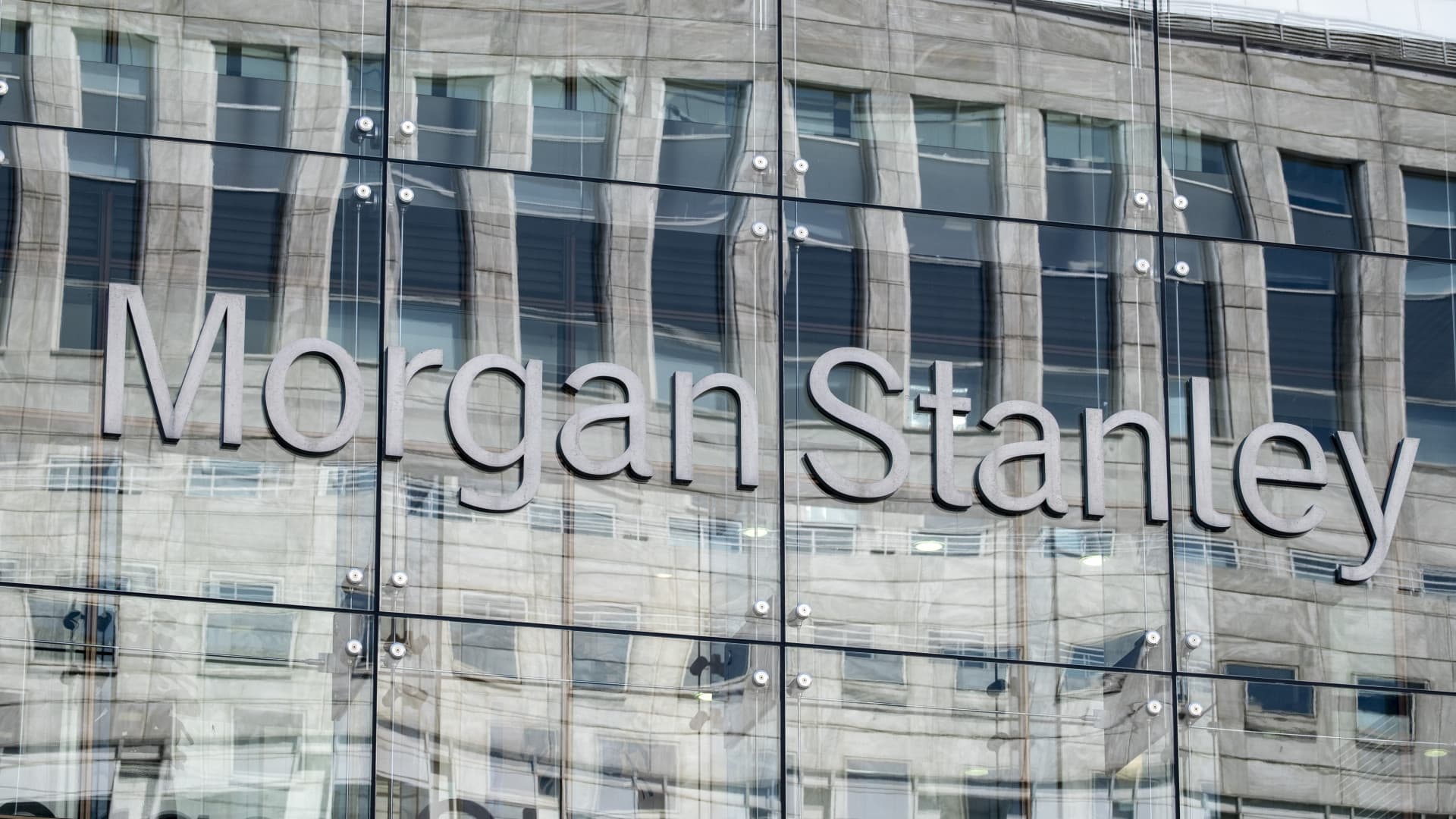 Hatalmasat szakított az amerikai óriásbank a mesterséges intelligenciával, padlóra küldte régi riválisát