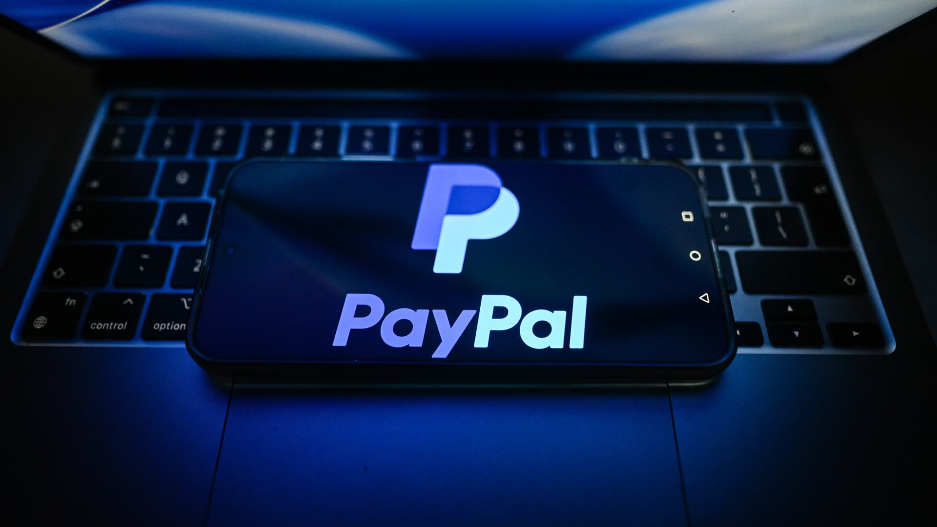 Megindult az egykori sikercégért: milliárdokkal kebeleznék be a fizetési óriást