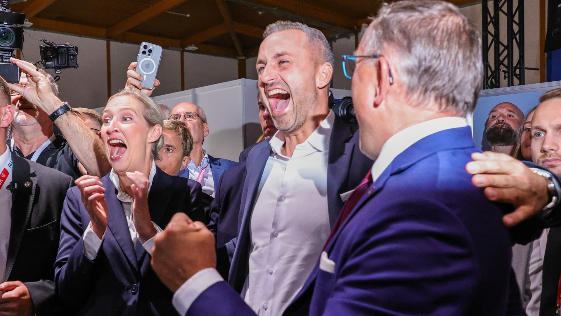 Története legnagyobb sikerét ünnepli a német széljobb, de egy bökkenő azért akad