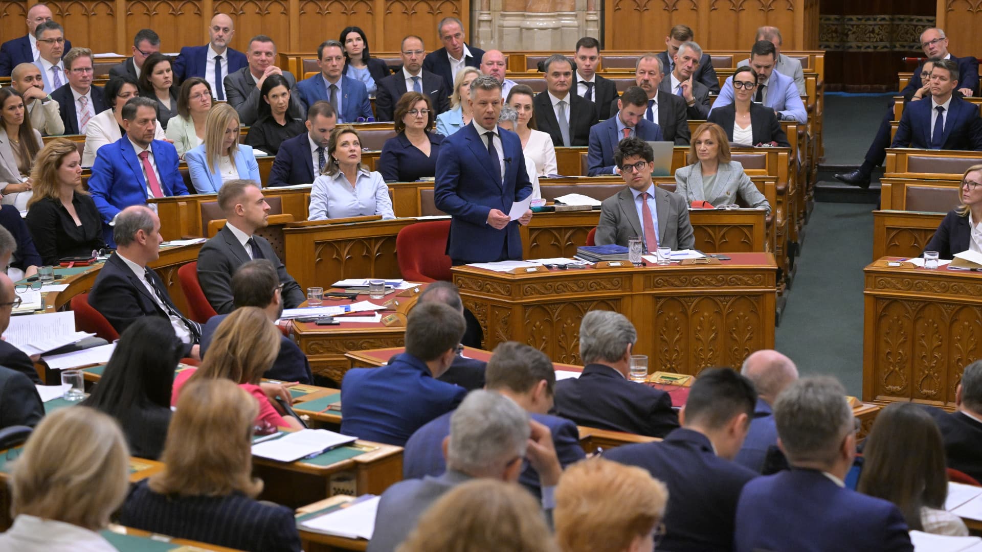 Tisza-kormány: folyik a kormányülés, meg is született az első fontos döntés