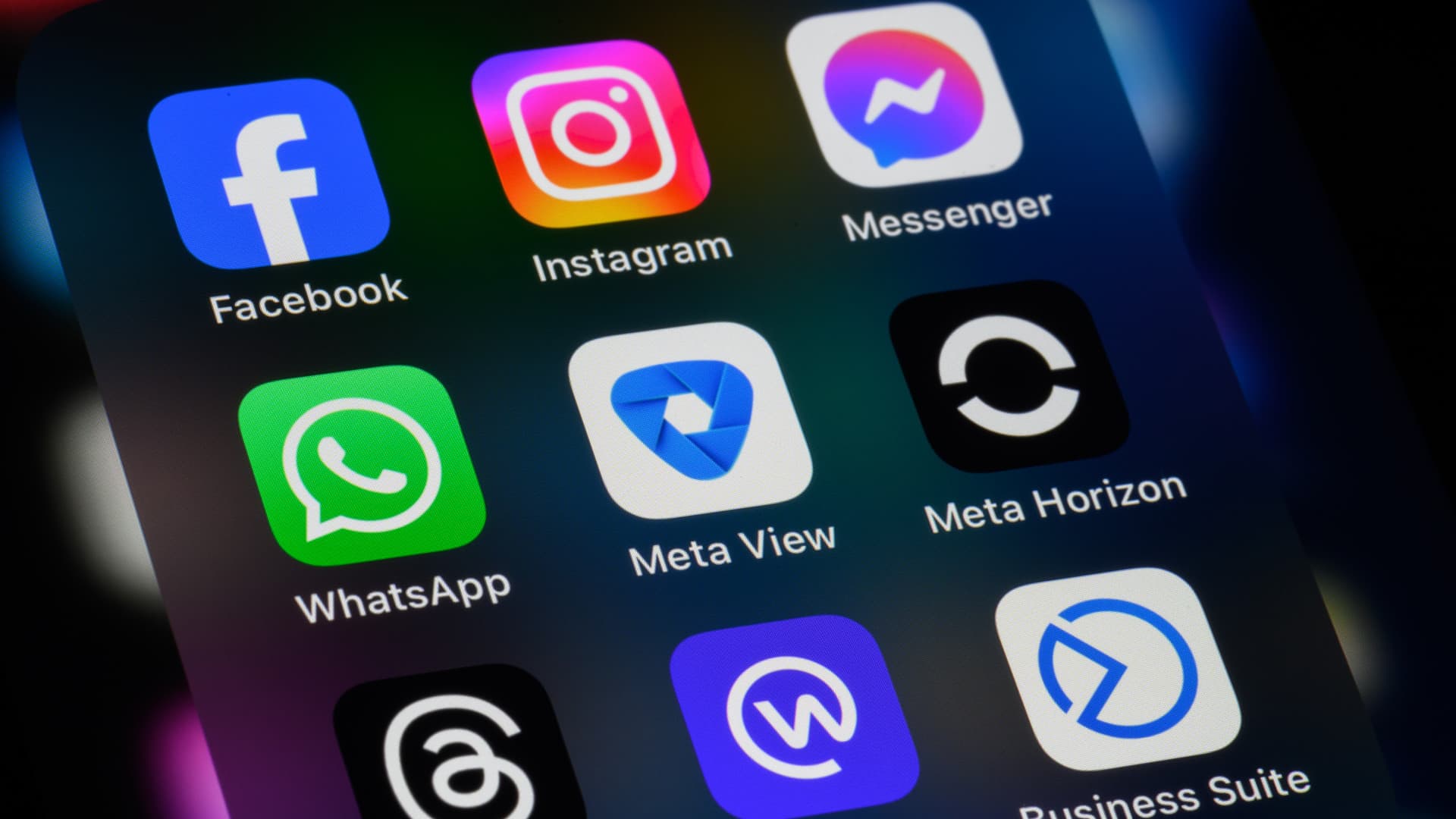 Masszív büntetést szabtak ki a Metára, komoly változások jönnek a platformjain