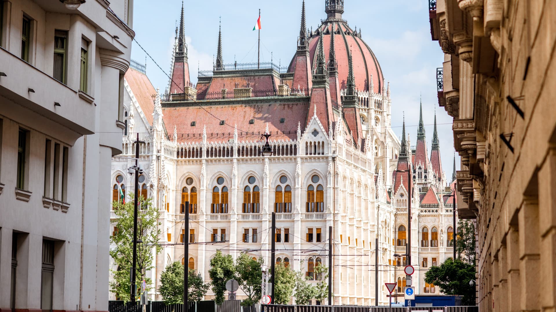 Tisza-kormány: a piac bizalma még kitart, de ősszel jön az igazi teszt