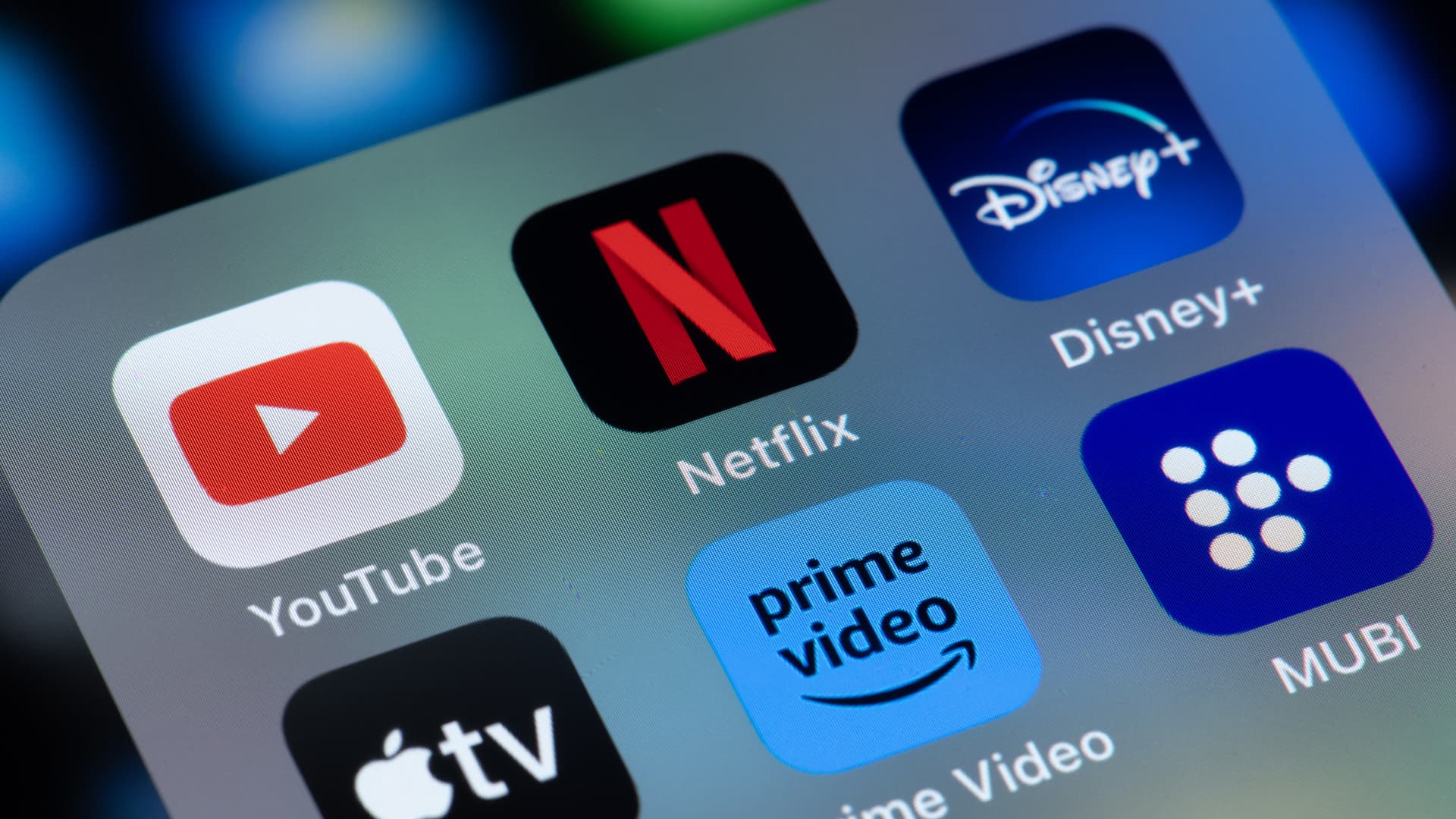 Nagyot nőtt a Netflix profitja, mégis csúnyán ütötték a részvényt