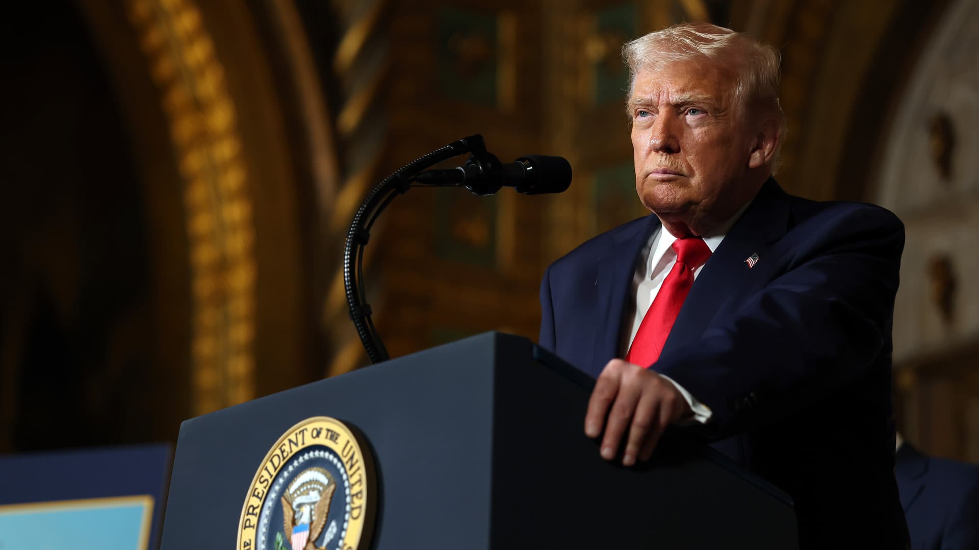 Trump bejelentette: Amerika indítja a támadást - Rommá fogják bombázni Iránt