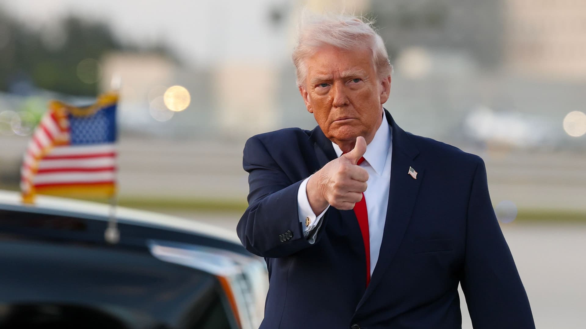 Trump olcsóbb benzint akar, most a finomítókat veszi célba