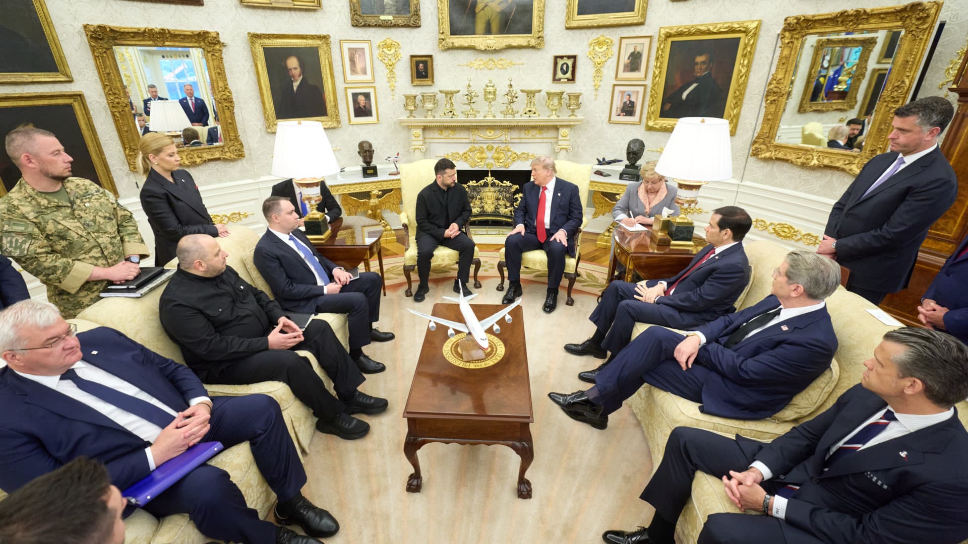 Egy látványosabban áll be Trump Ukrajna mögé: ez lehet a fordulat