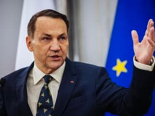 Lengyel külügyminiszter: Átutalások is bizonyítják, hogy Szijjártó Péter alárendelődött Lavrovnak