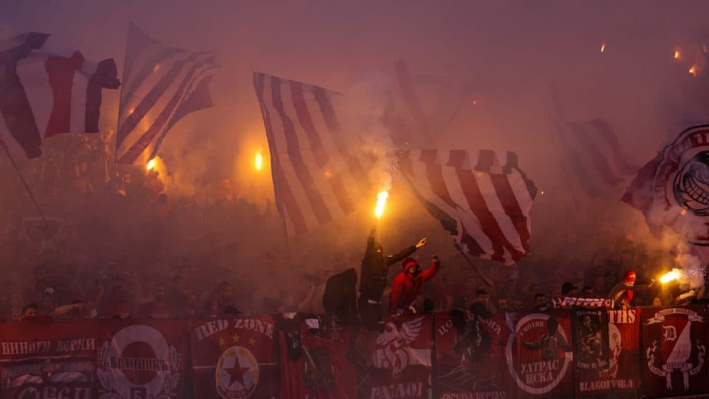 Szurkolóinak náci karlendítései miatt csapott le az UEFA egy csapatra