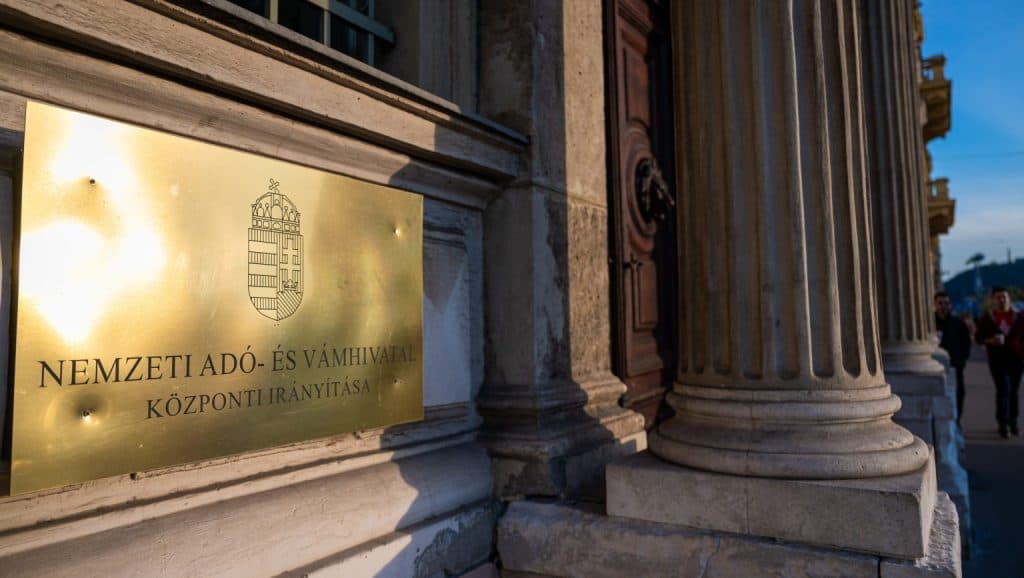 A kulisszák mögött stróman cégekre bukkant a NAV