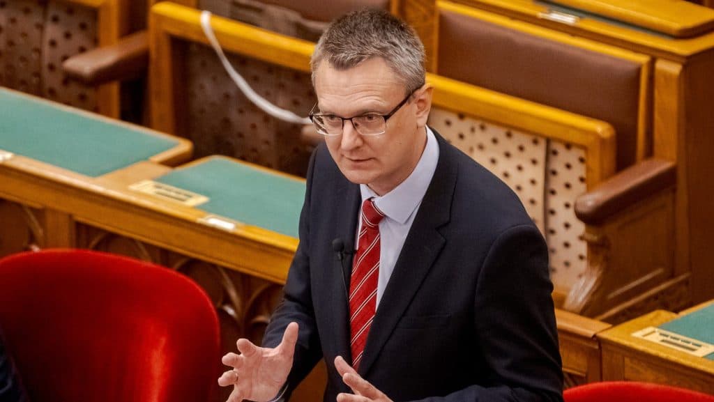Rétvári Bence: Tatárjárás a közmédiában?