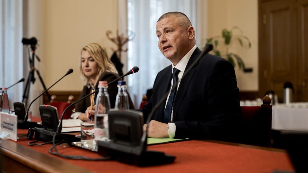 Ruszin-Szendi Romulusz feljelentést tesz a honvédség eltűnt, félmilliárdos beszerzése miatt