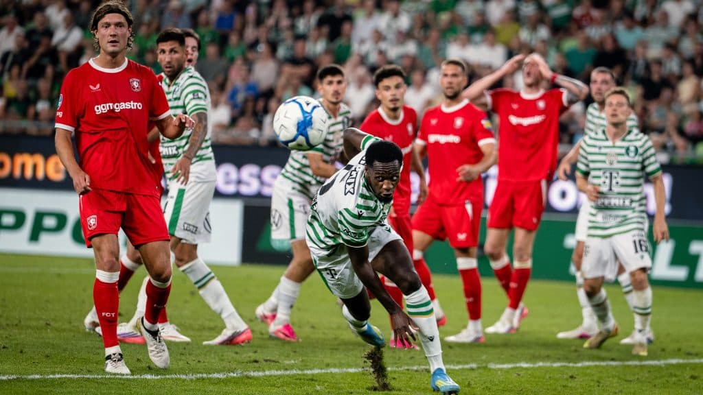 Fejesek, ujjongás és boldog zöld-fehérek – ilyen volt a Ferencváros Twente elleni hazai mérkőzése