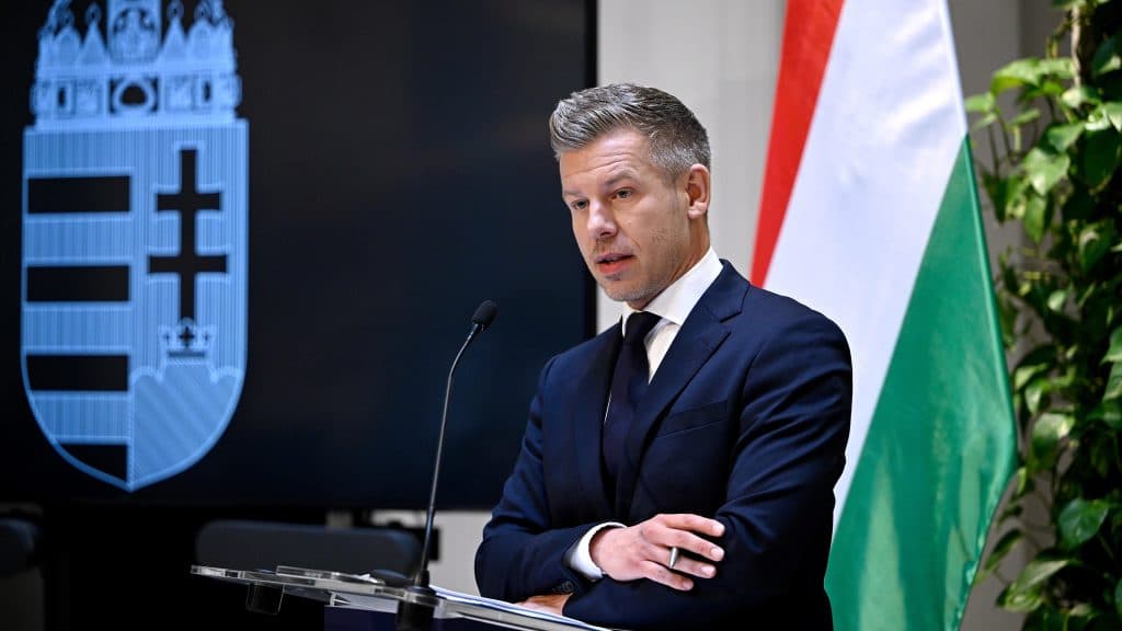 „Magyar Péter öngólt lőtt” – szakértők mondják el, mi áll a Tisza Párt támogatottságának visszaesése mögött