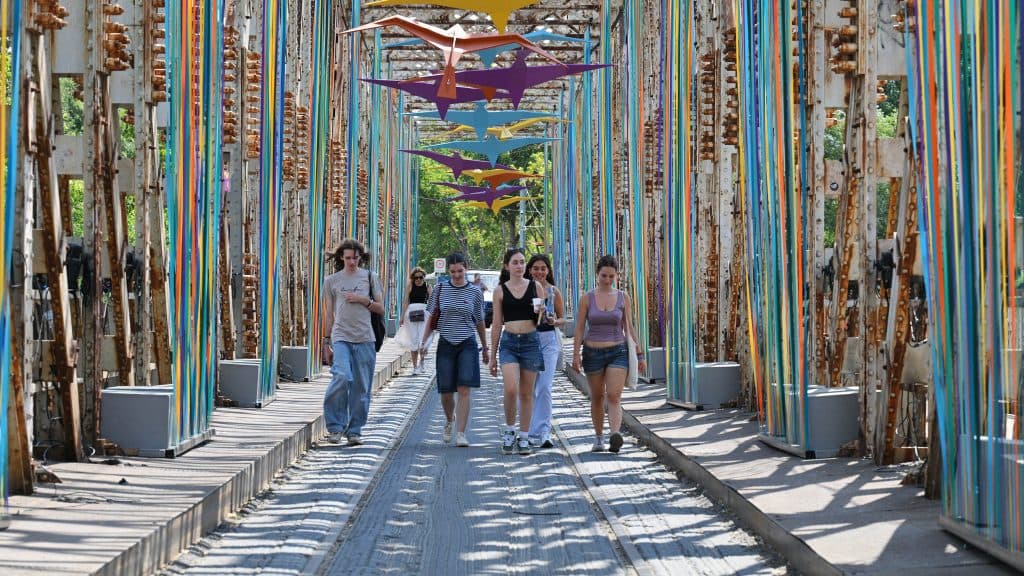 Sziget 2026: a por és a hőség tűnik a legnagyobb ellenfélnek, a vízzel és az árammal „nem lesz gond” – galéria a helyszínről