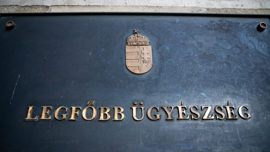 A Legfőbb Ügyészség szerint indokolatlan volt, és adatvédelmi problémákat is felvet, hogy az NKA-ügyben lefoglalták a Fidesz összes szerverét