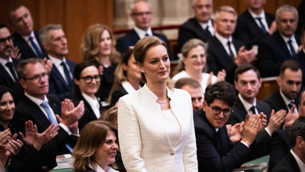 A Fidesz a Sándor-palota illegális lakásfoglalójának nevezte Forsthoffer Ágnest