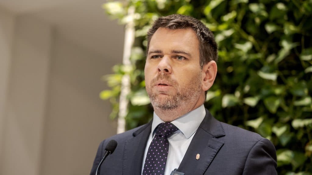 Megvan a 36 milliárdos vasúti tender nyertese: 160-nal mehetnek majd a vonatok Komárom felé