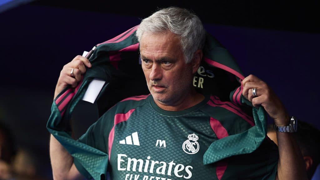 Mourinhónak úgy kell új csapatot építenie, hogy közben a Real-sztárok egóját is simogatja