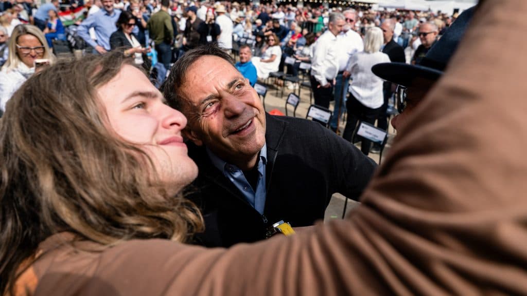 Pócs János: Orbán Viktor írta a fideszes kérdőívet