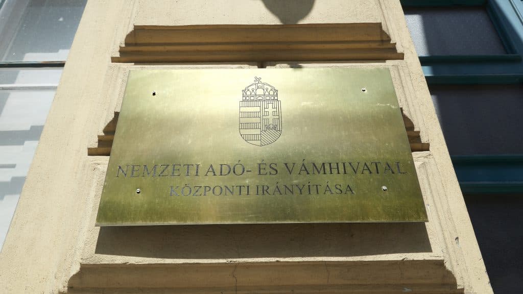 NAV-elnök: A vagyonosabbak kisebb részt vállalnak a közteherviselésből, ez nem ideális
