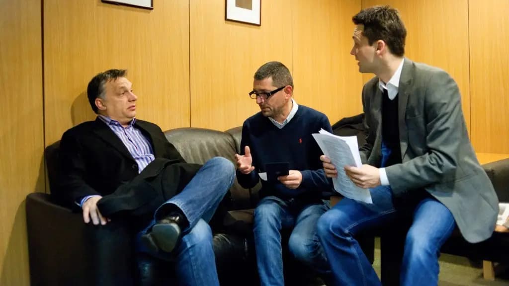 „Ő egy Navracsicsba oltott Lázár János” – kicsoda Várhegyi Attila, az orbáni közmédia legfontosabb háttérembere?